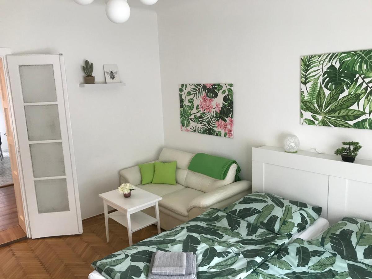 Rosmarinus Apartman Pécs Extérieur photo